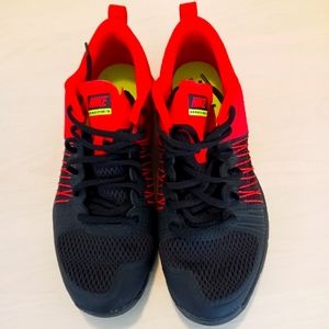 Nike Flex 2016 size 8.5 Red and Black